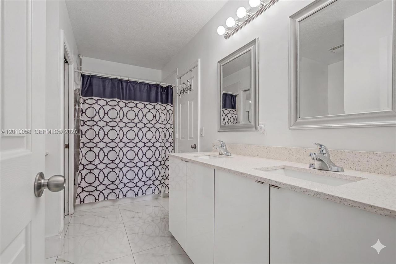 18901 SW 15th St, Pembroke Pines, FL 33029 Photo