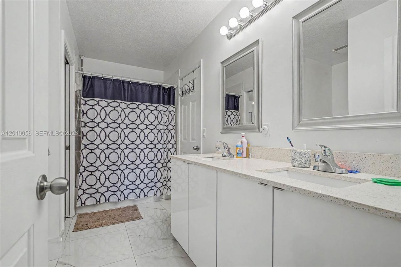 18901 SW 15th St, Pembroke Pines, FL 33029 Photo