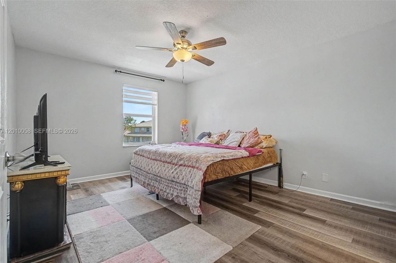 18901 SW 15th St, Pembroke Pines, FL 33029 Photo