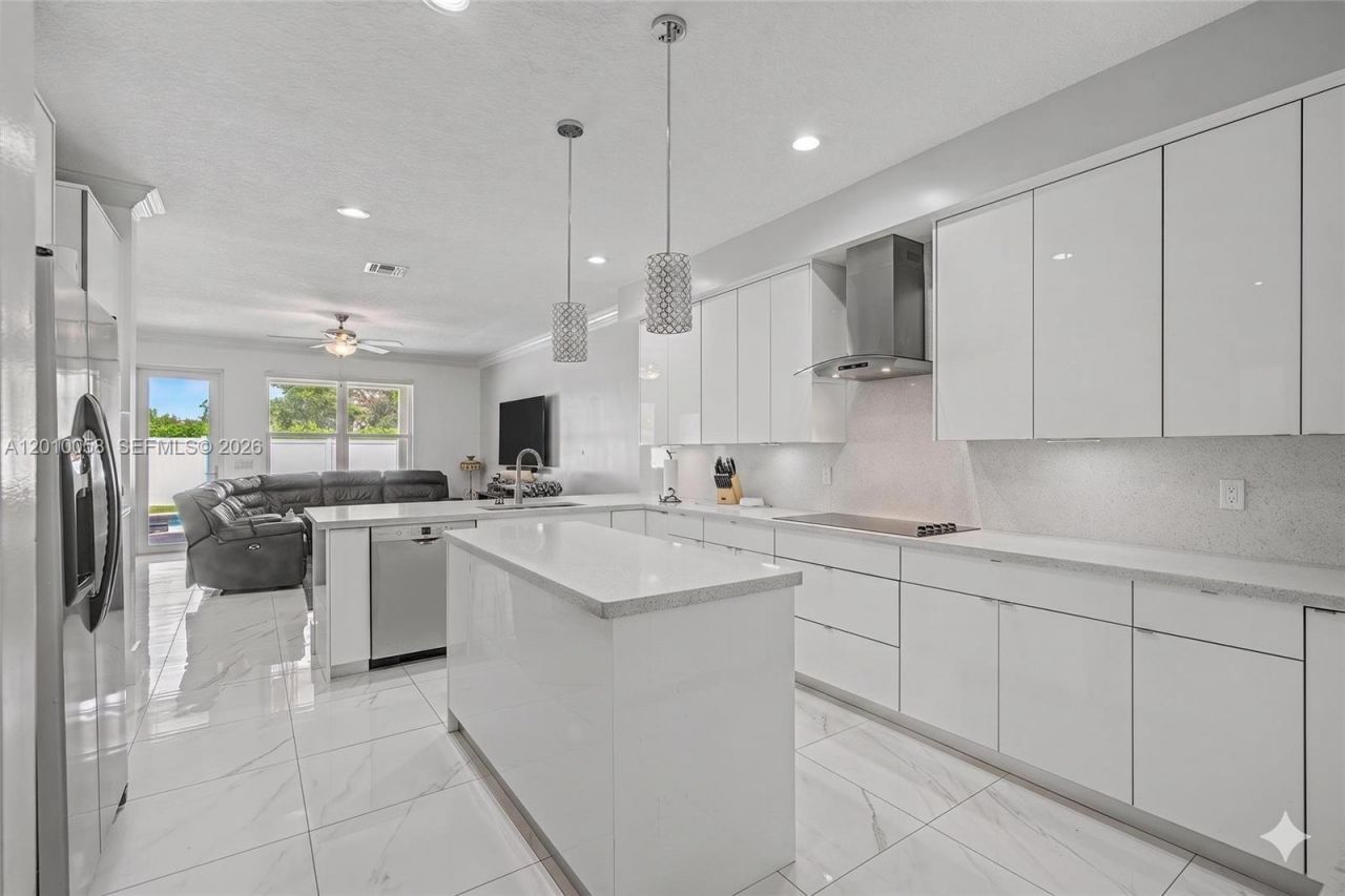 18901 SW 15th St, Pembroke Pines, FL 33029 Photo