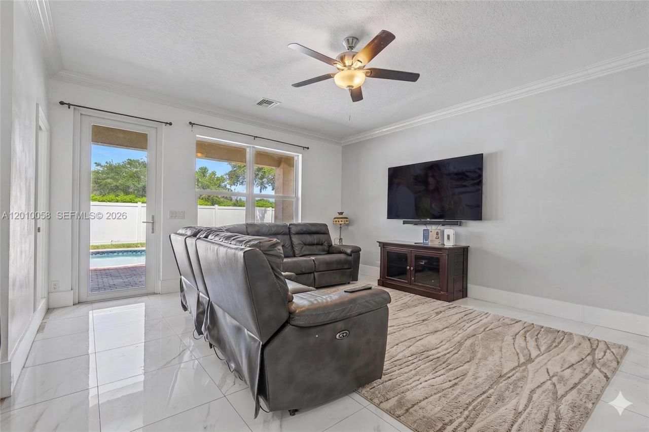 18901 SW 15th St, Pembroke Pines, FL 33029 Photo