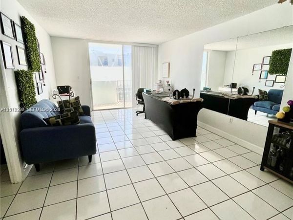 1990 Marseille Dr , Unit 303, Miami Beach, FL 33141