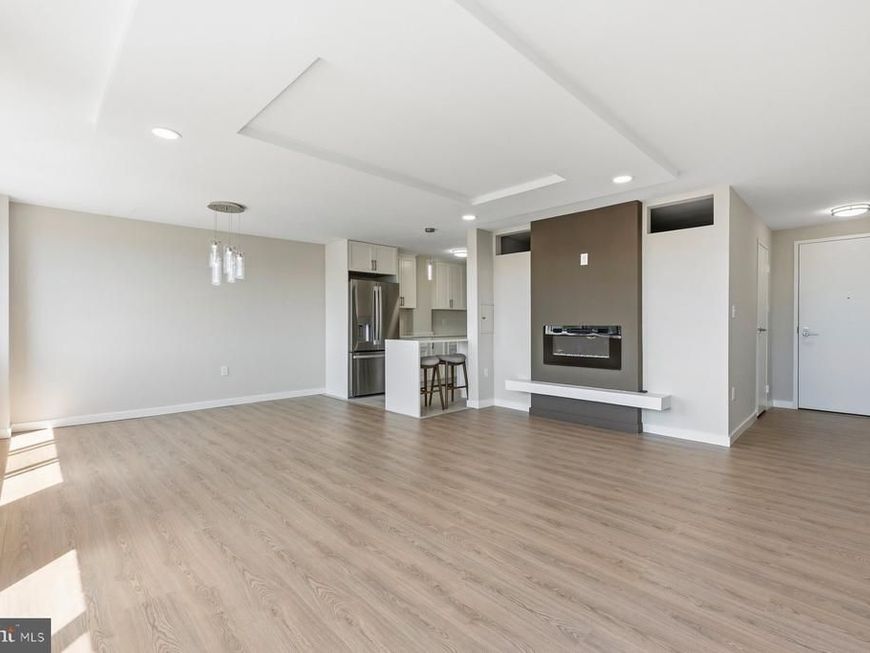 10201 Grosvenor Place, Unit 1626, Rockville, MD 20852 Main Photo