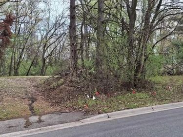 1830 Howard Street N, Maplewood, MN 55109