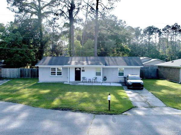 10775 Jolyne Cir, Pensacola, FL 32506