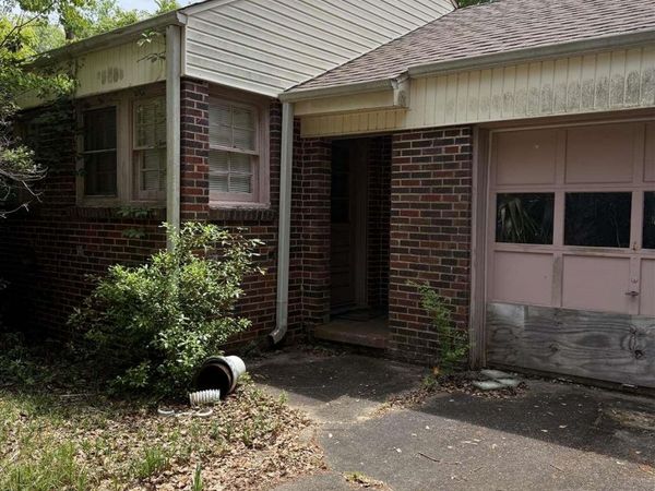 1033 N 19th Ave, Pensacola, FL 32501