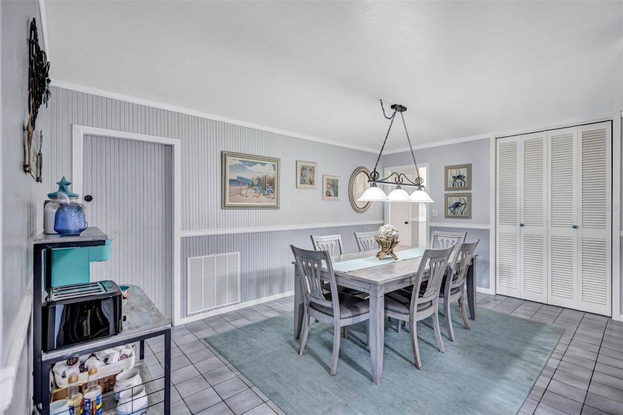 563 Lewis Boulevard Se, Saint Petersburg, FL 33705 Photo