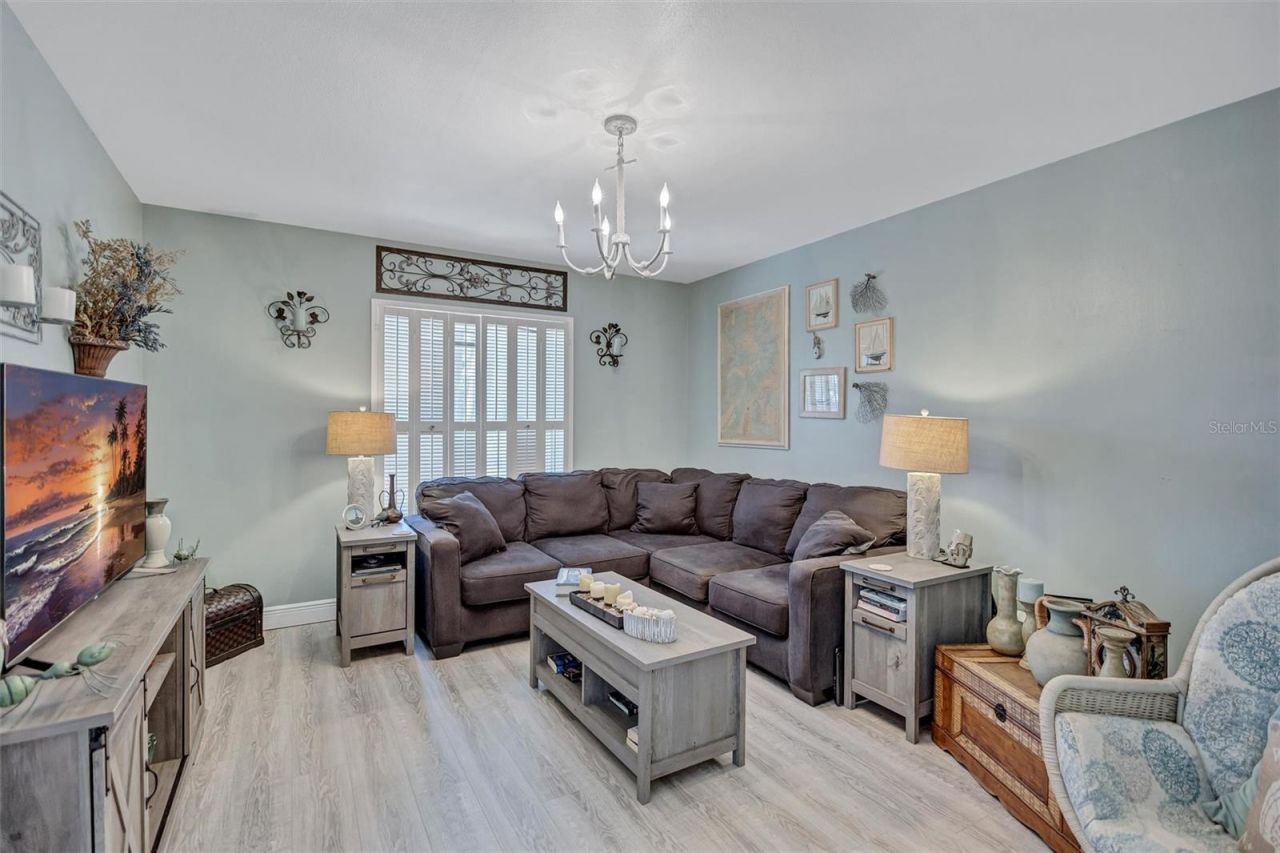563 Lewis Boulevard Se, Saint Petersburg, FL 33705 Photo