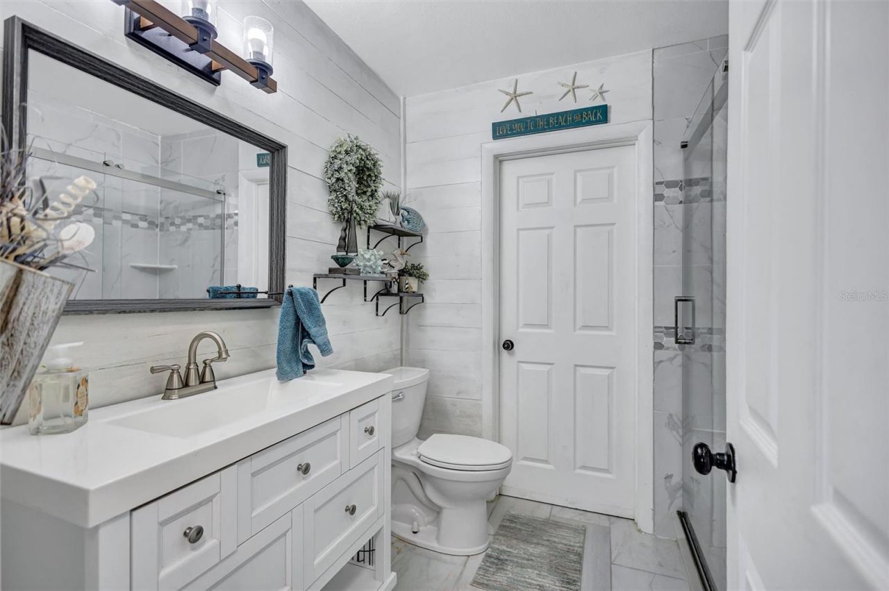563 Lewis Boulevard Se, Saint Petersburg, FL 33705 Photo