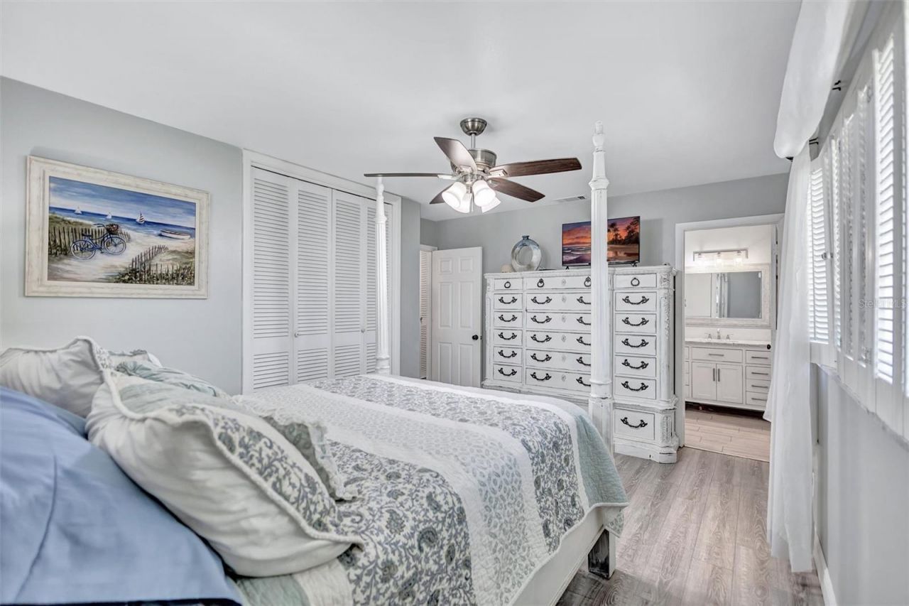 563 Lewis Boulevard Se, Saint Petersburg, FL 33705 Photo