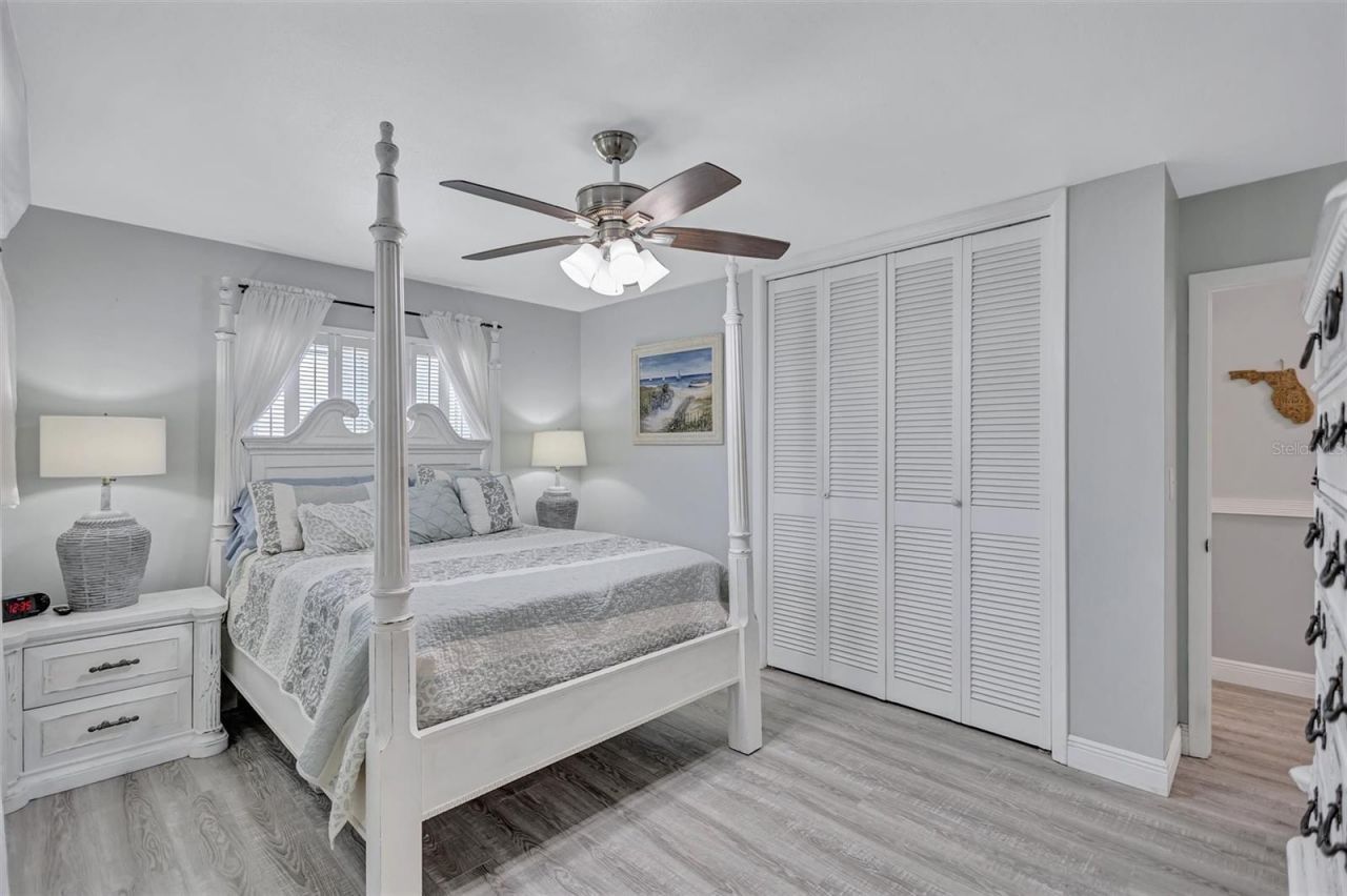 563 Lewis Boulevard Se, Saint Petersburg, FL 33705 Photo