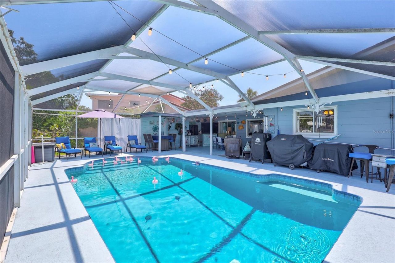 563 Lewis Boulevard Se, Saint Petersburg, FL 33705 Photo