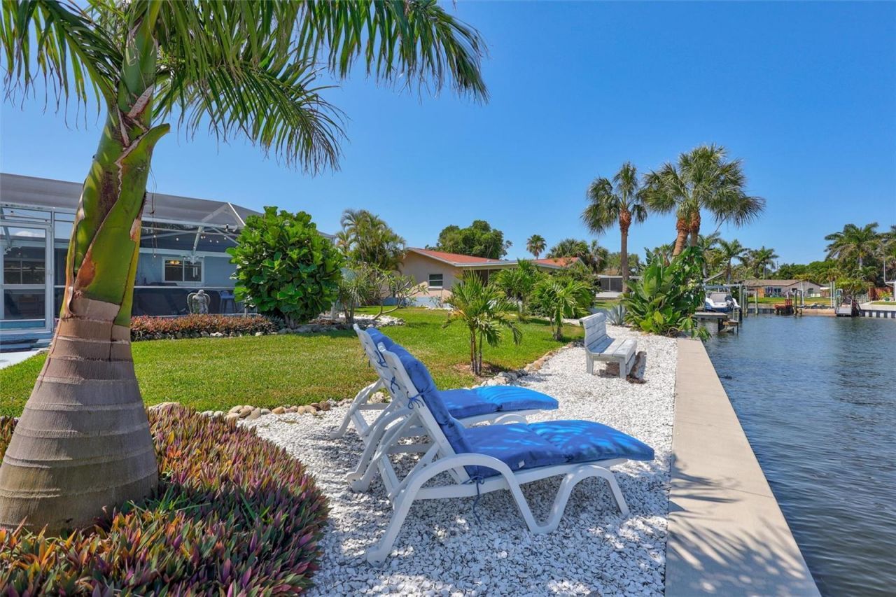 563 Lewis Boulevard Se, Saint Petersburg, FL 33705 Photo