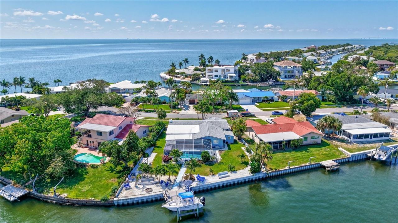 563 Lewis Boulevard Se, Saint Petersburg, FL 33705 Photo