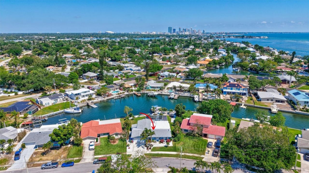 563 Lewis Boulevard Se, Saint Petersburg, FL 33705 Photo