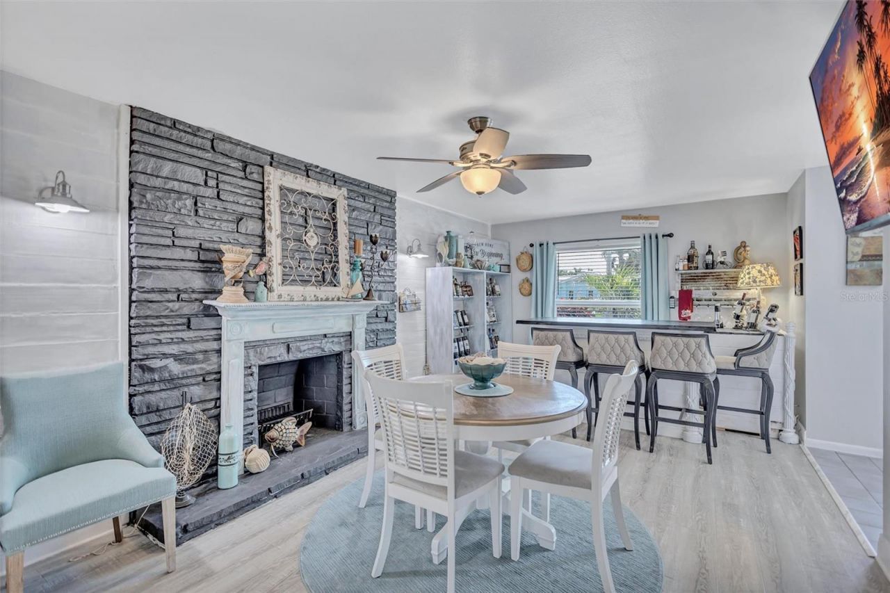 563 Lewis Boulevard Se, Saint Petersburg, FL 33705 Photo