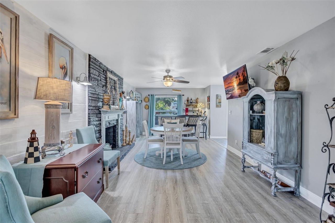 563 Lewis Boulevard Se, Saint Petersburg, FL 33705 Photo