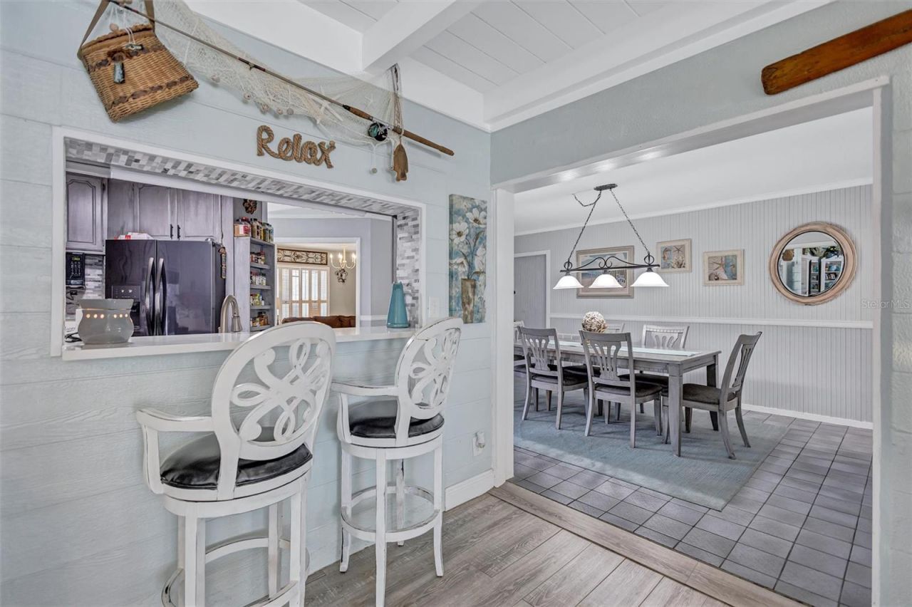 563 Lewis Boulevard Se, Saint Petersburg, FL 33705 Photo