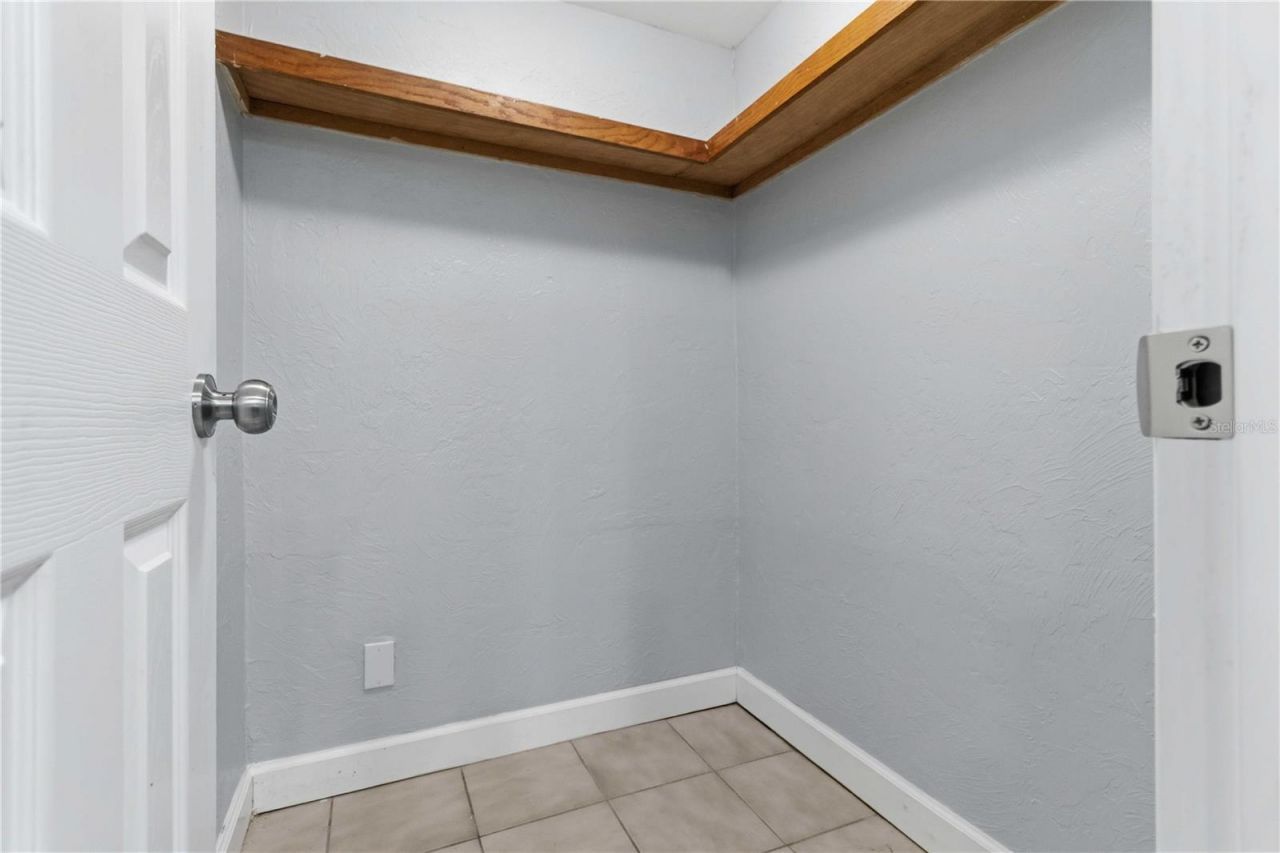 1125 Longfellow Way, Unit 125-B, Sarasota, FL 34243 Photo