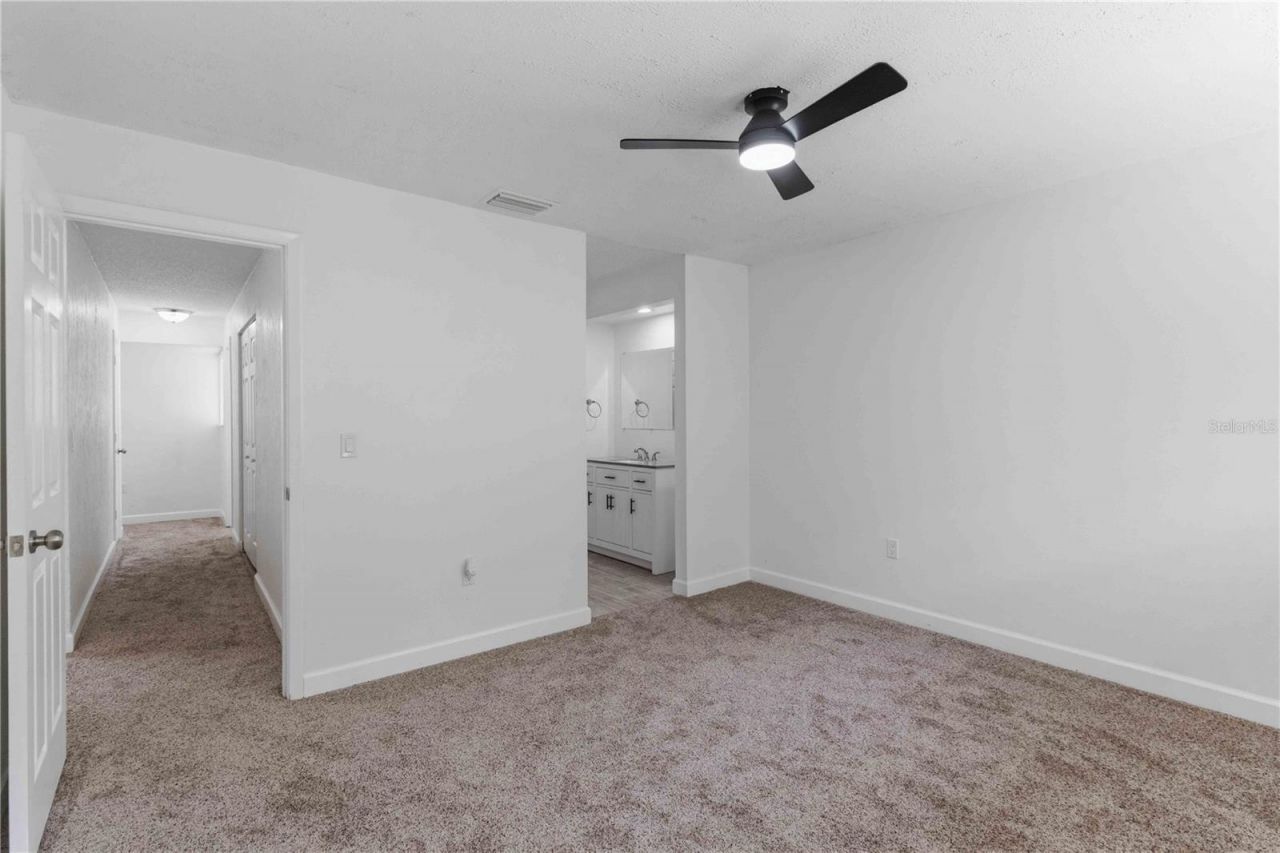 1125 Longfellow Way, Unit 125-B, Sarasota, FL 34243 Photo