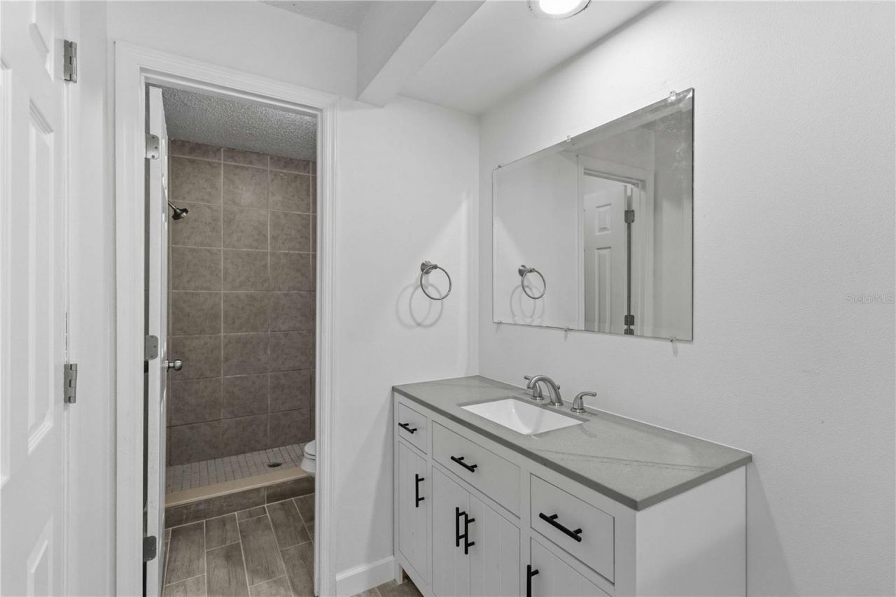 1125 Longfellow Way, Unit 125-B, Sarasota, FL 34243 Photo