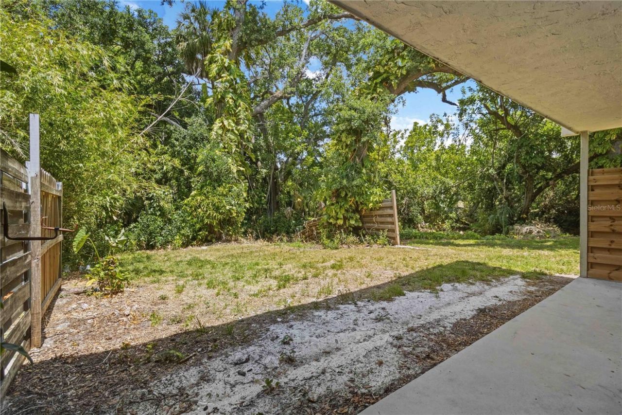 1125 Longfellow Way, Unit 125-B, Sarasota, FL 34243 Photo