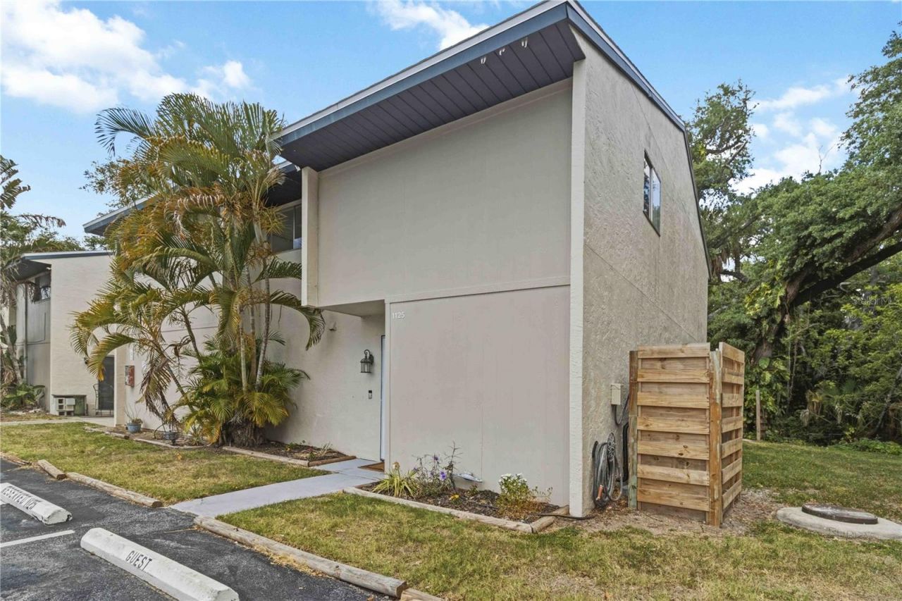 1125 Longfellow Way, Unit 125-B, Sarasota, FL 34243 Photo