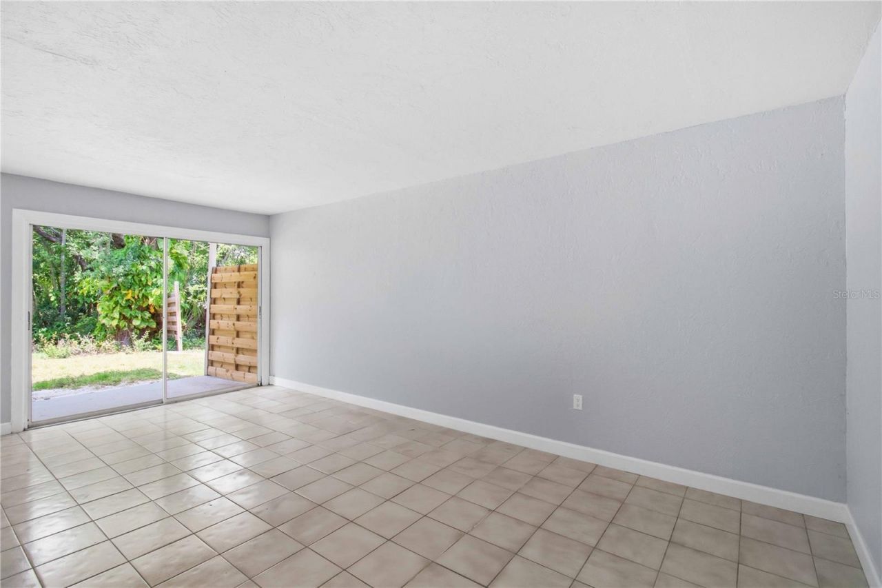1125 Longfellow Way, Unit 125-B, Sarasota, FL 34243 Photo