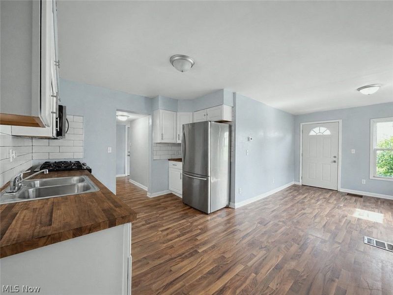 15562 Portage Street, Doylestown, OH 44230 Photo 10