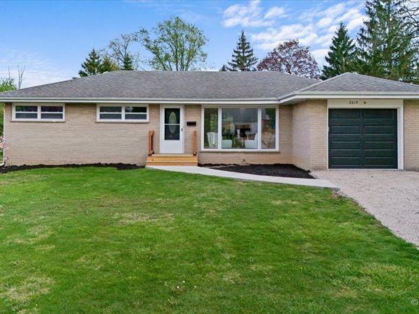 2015 Maplewood Road , Northbrook, IL 60062