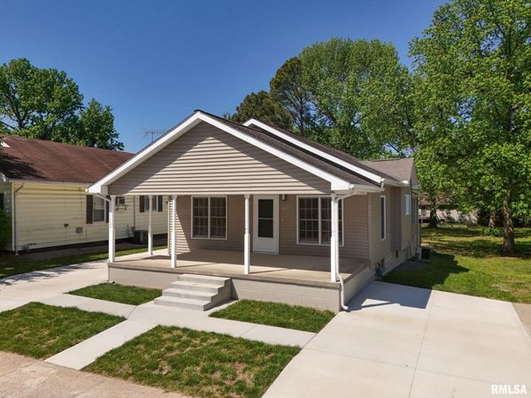 906 N JOHNSON Street, Marion, IL 62959