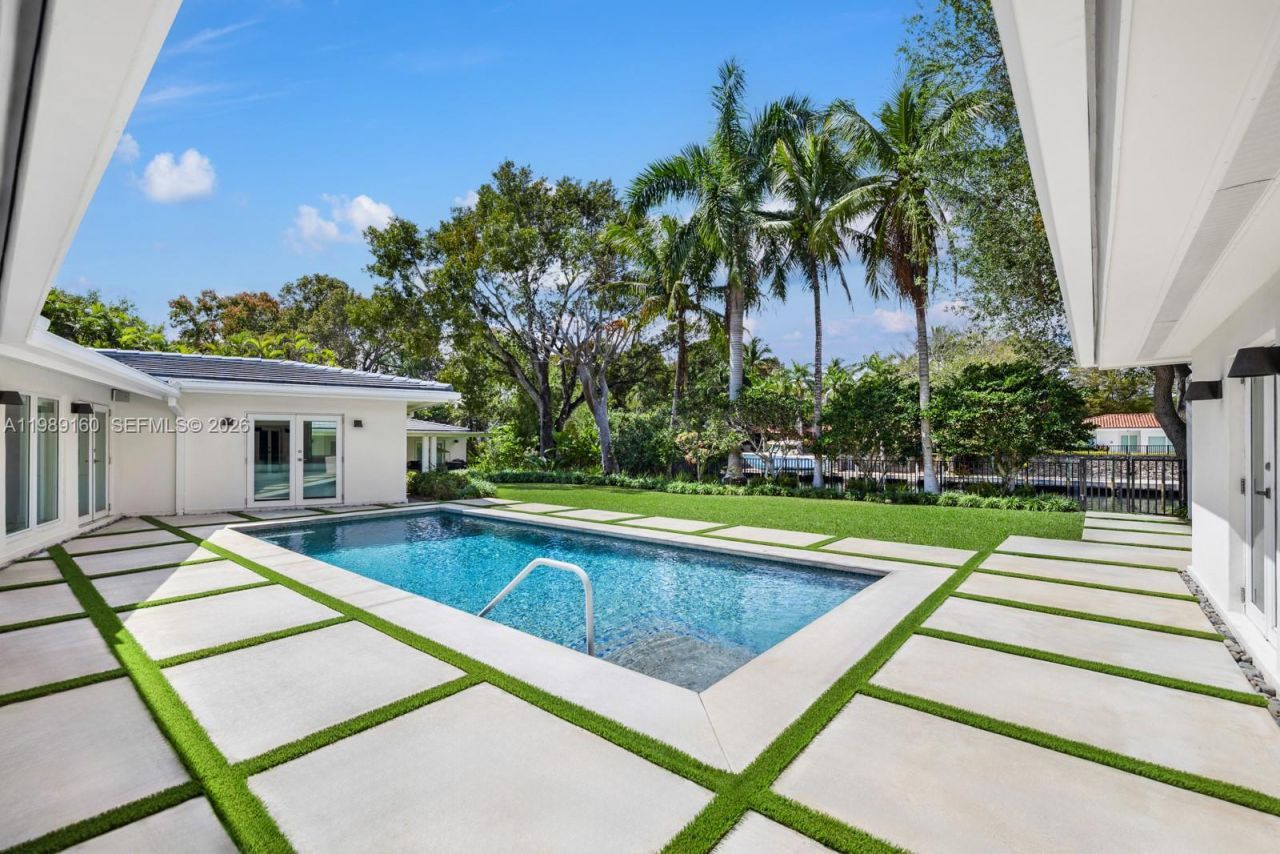6120 Riviera Dr , Coral Gables, FL 33146 Photo