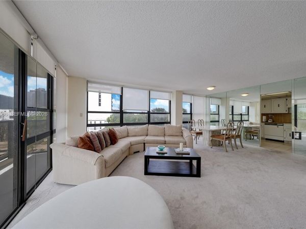 600 NE 36th St , Unit 421, Miami, FL 33137