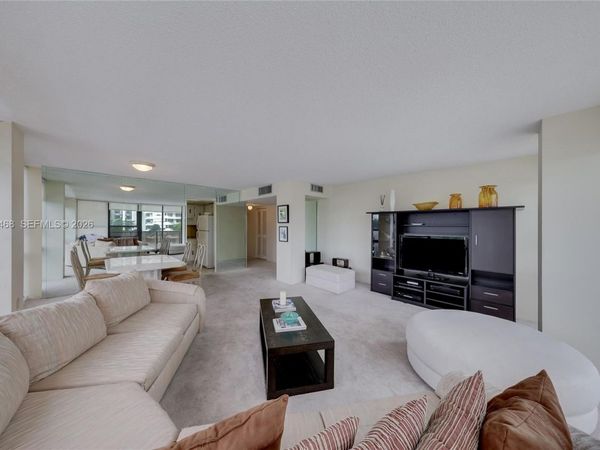 600 NE 36th St, Unit 421, Miami, FL 33137