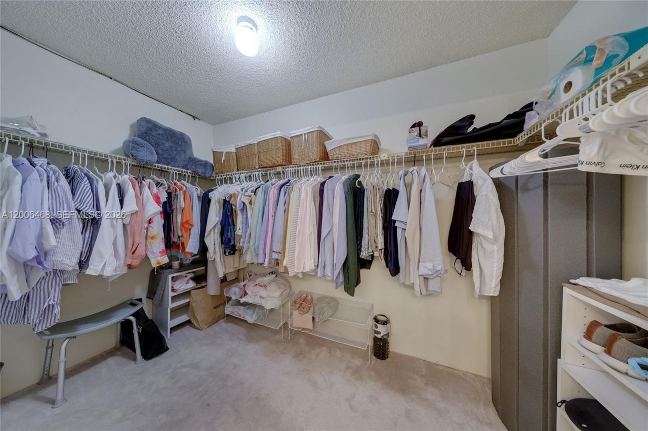 600 NE 36th St, Unit 421, Miami, FL 33137 Photo