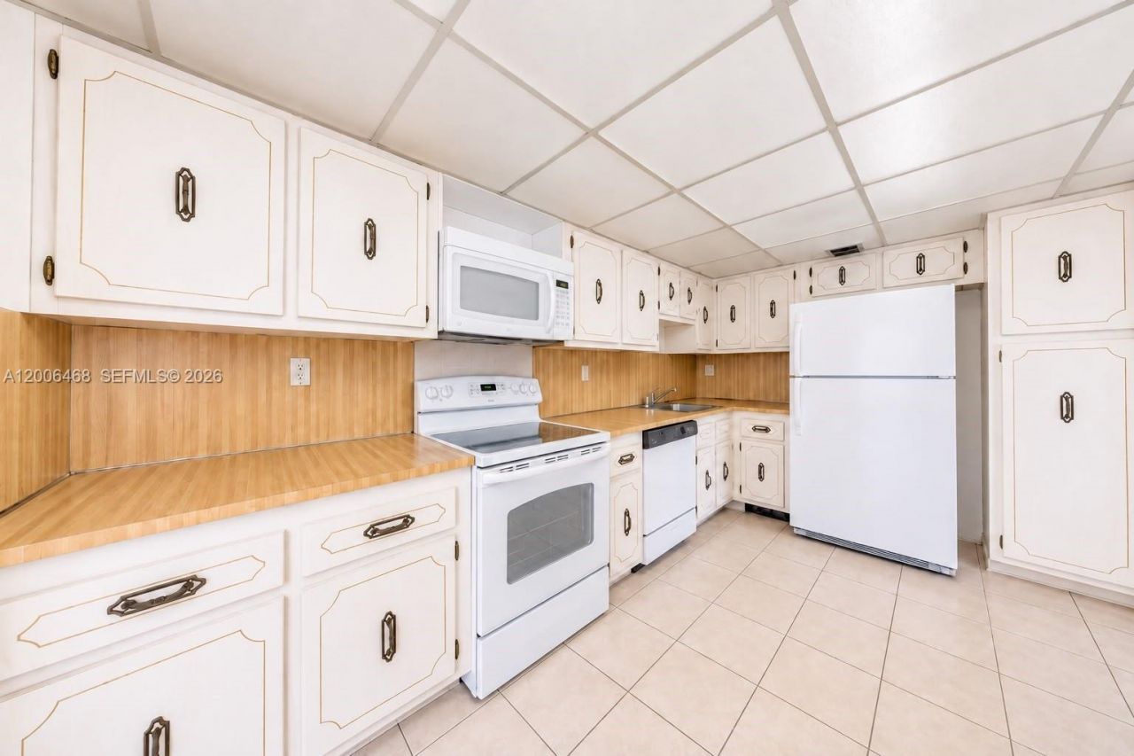 600 NE 36th St, Unit 421, Miami, FL 33137 Photo
