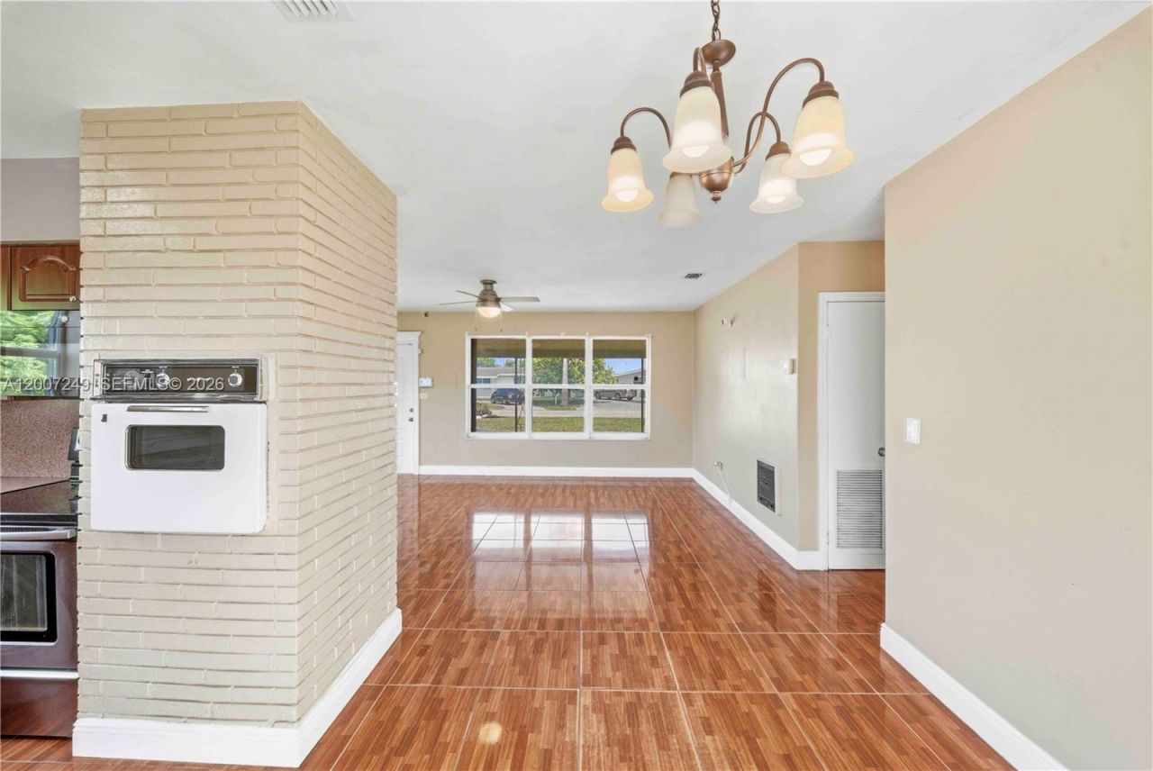 2724 Acapulco Dr, Miramar, FL 33023 Photo