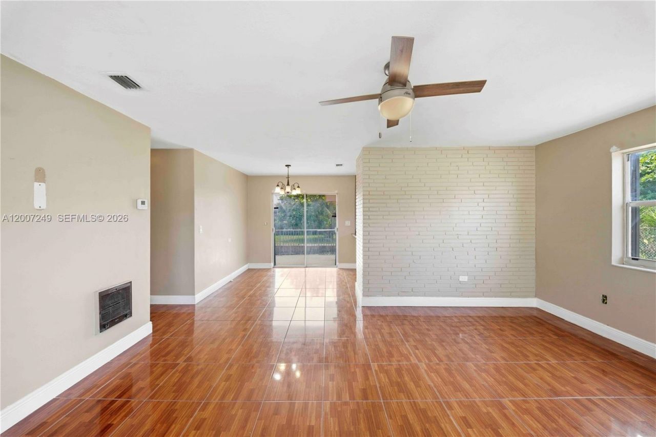 2724 Acapulco Dr, Miramar, FL 33023 Photo