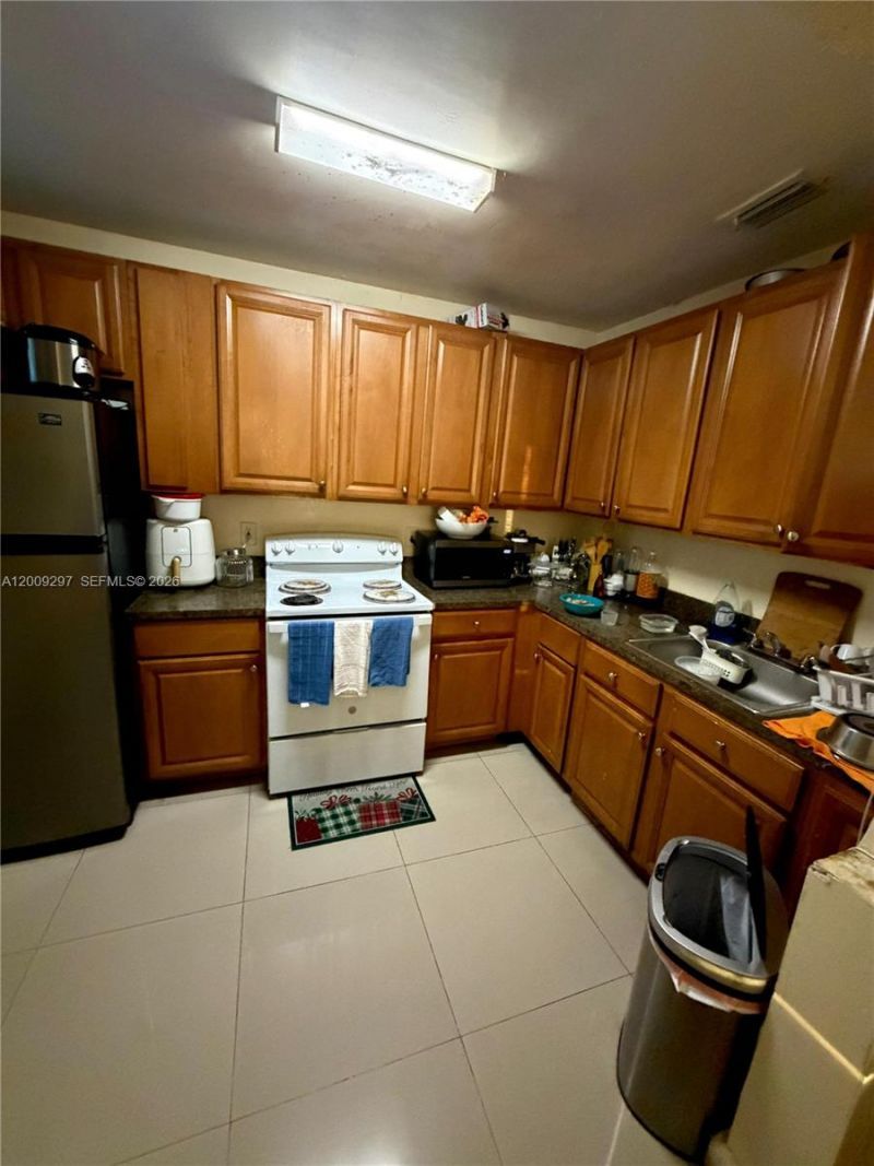6741 NW 6th Ct, Miami, FL 33150 Photo