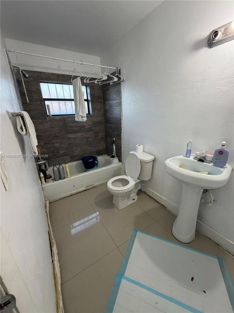 6741 NW 6th Ct, Miami, FL 33150 Photo