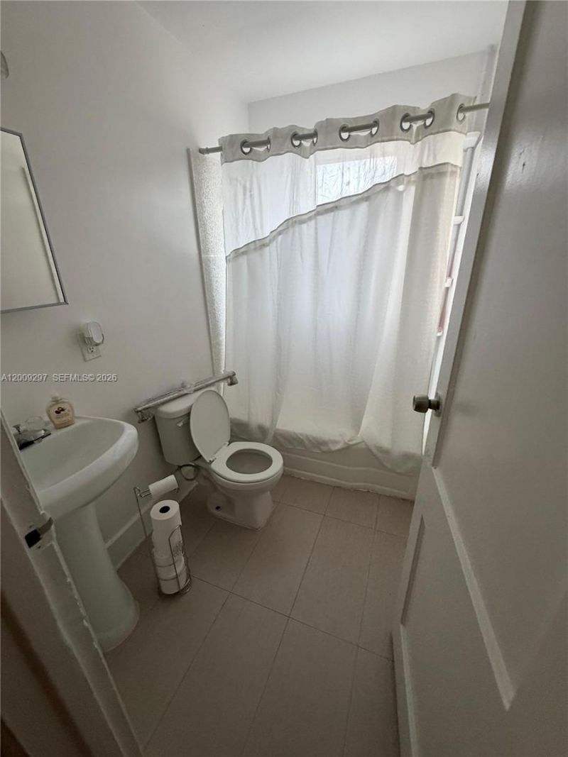 6741 NW 6th Ct, Miami, FL 33150 Photo