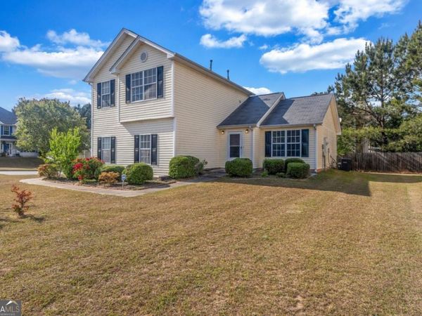 1289 Labrador Lane, Riverdale, GA 30296