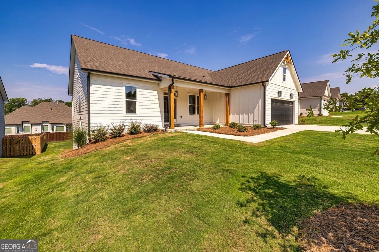 69 Oakhurst Trail, Sharpsburg, GA 30277 Main Photo