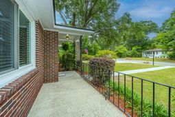 5112 Victoria Avenue photo 4