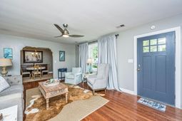 5112 Victoria Avenue photo 4