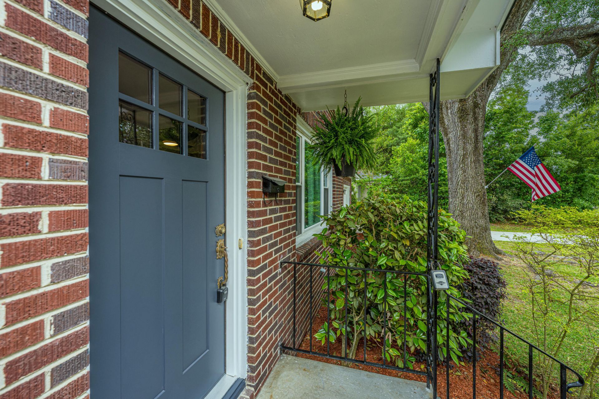 5112 Victoria Avenue Photo 5