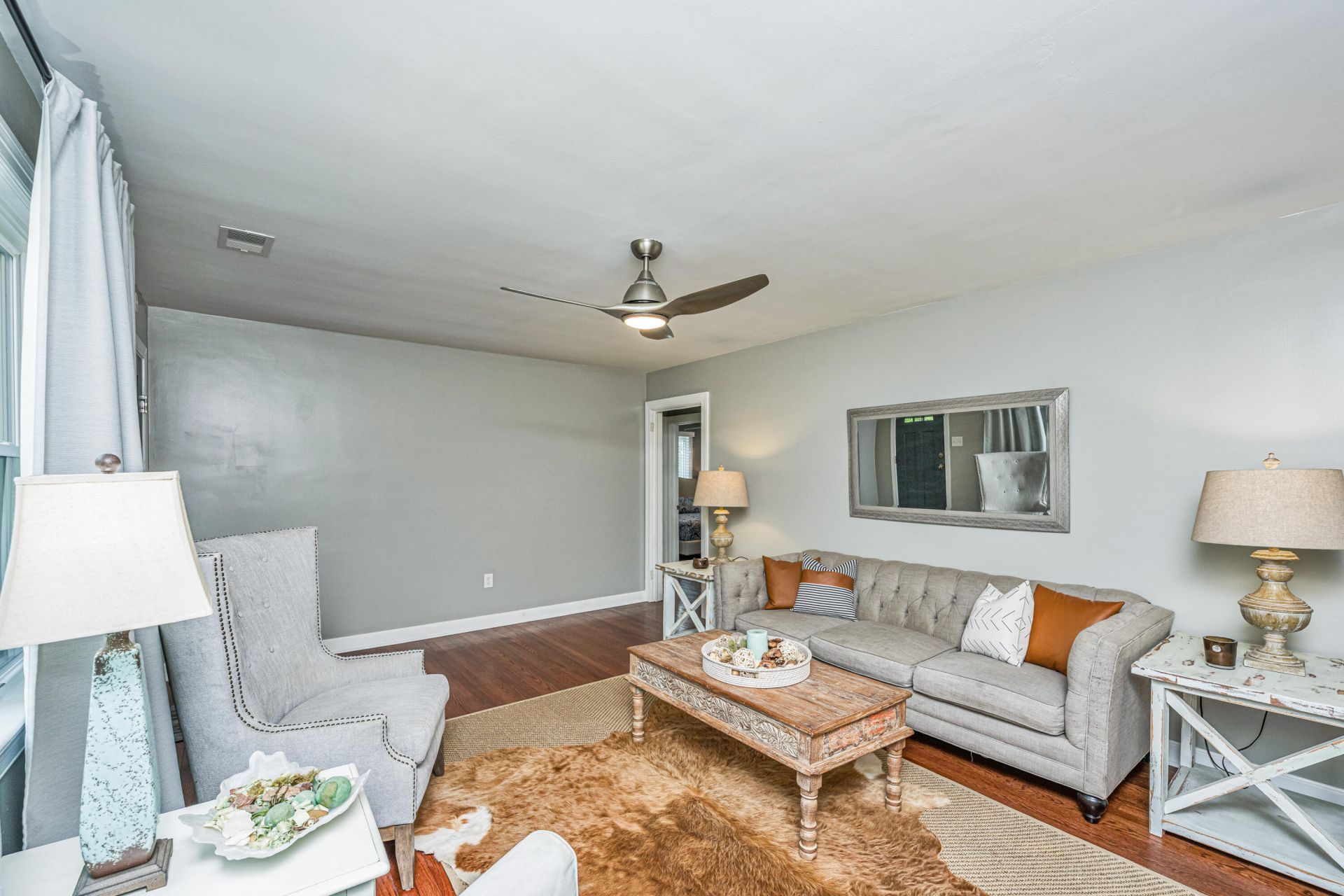 5112 Victoria Avenue Photo 8