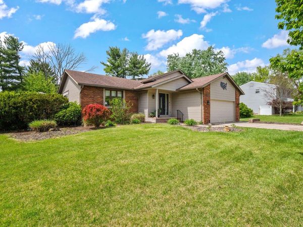 11655 E Eastmeadow Court, Pickerington, OH 43147