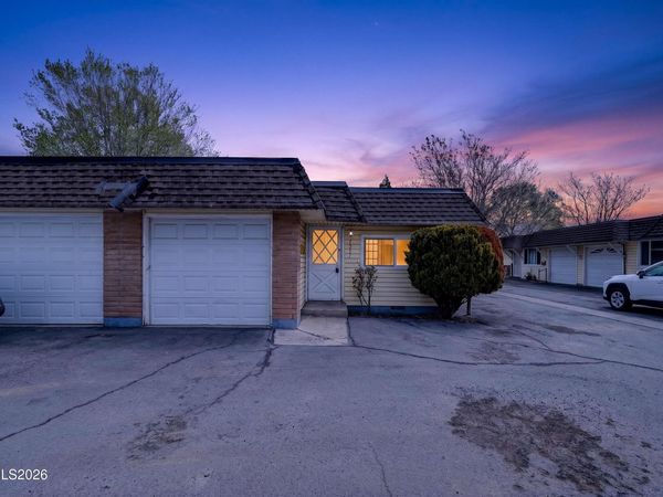 1531 Gault Way, Sparks, NV 89431