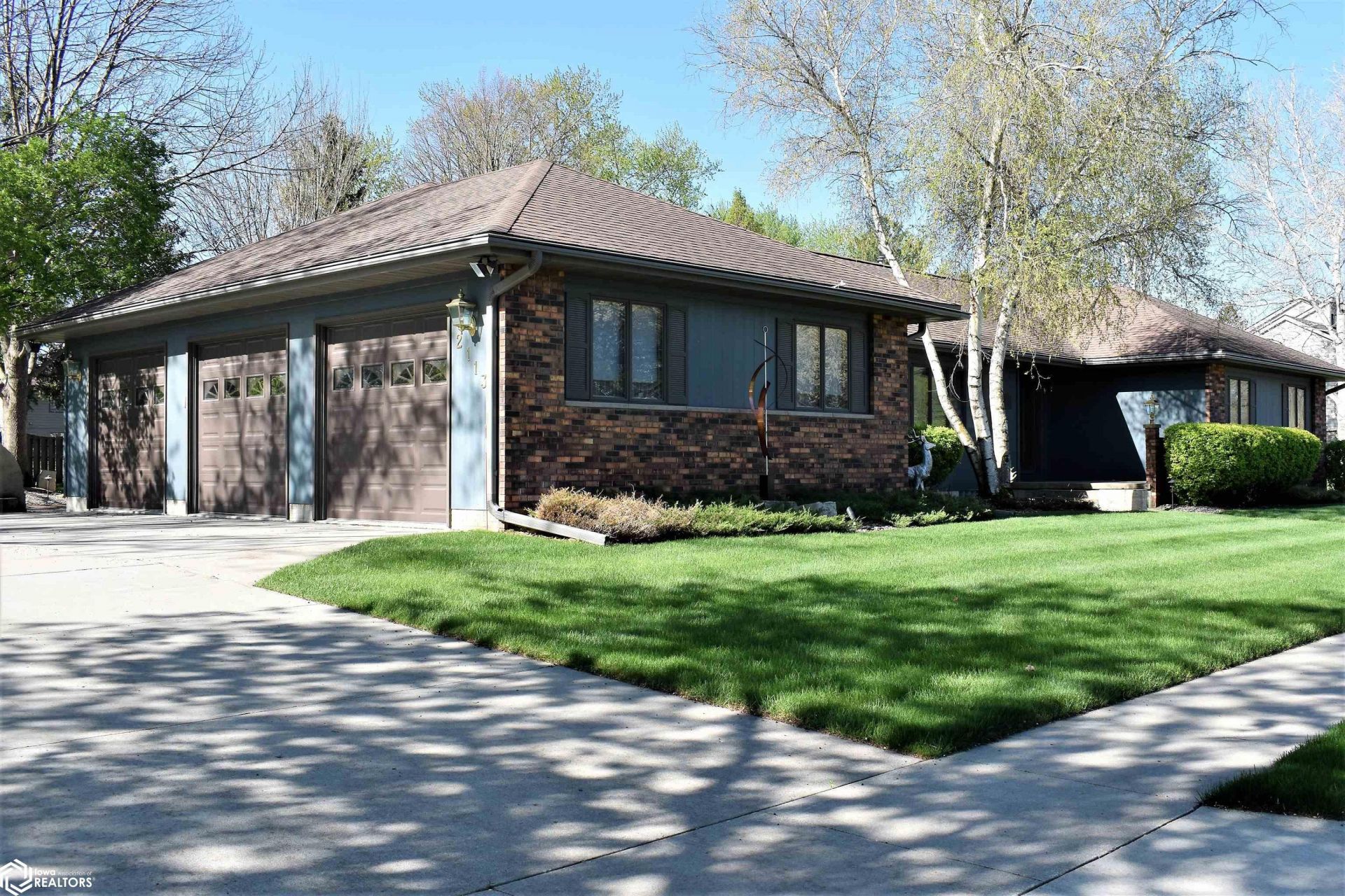 2113 Briardale Drive, Iowa Falls, IA 50126 Main Photo